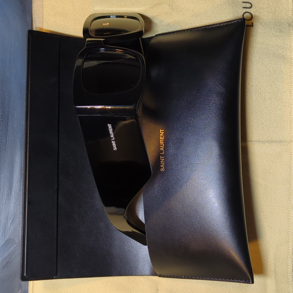 Saint Laurent (YSL) Black Rectangular Sunglasses … - image 5